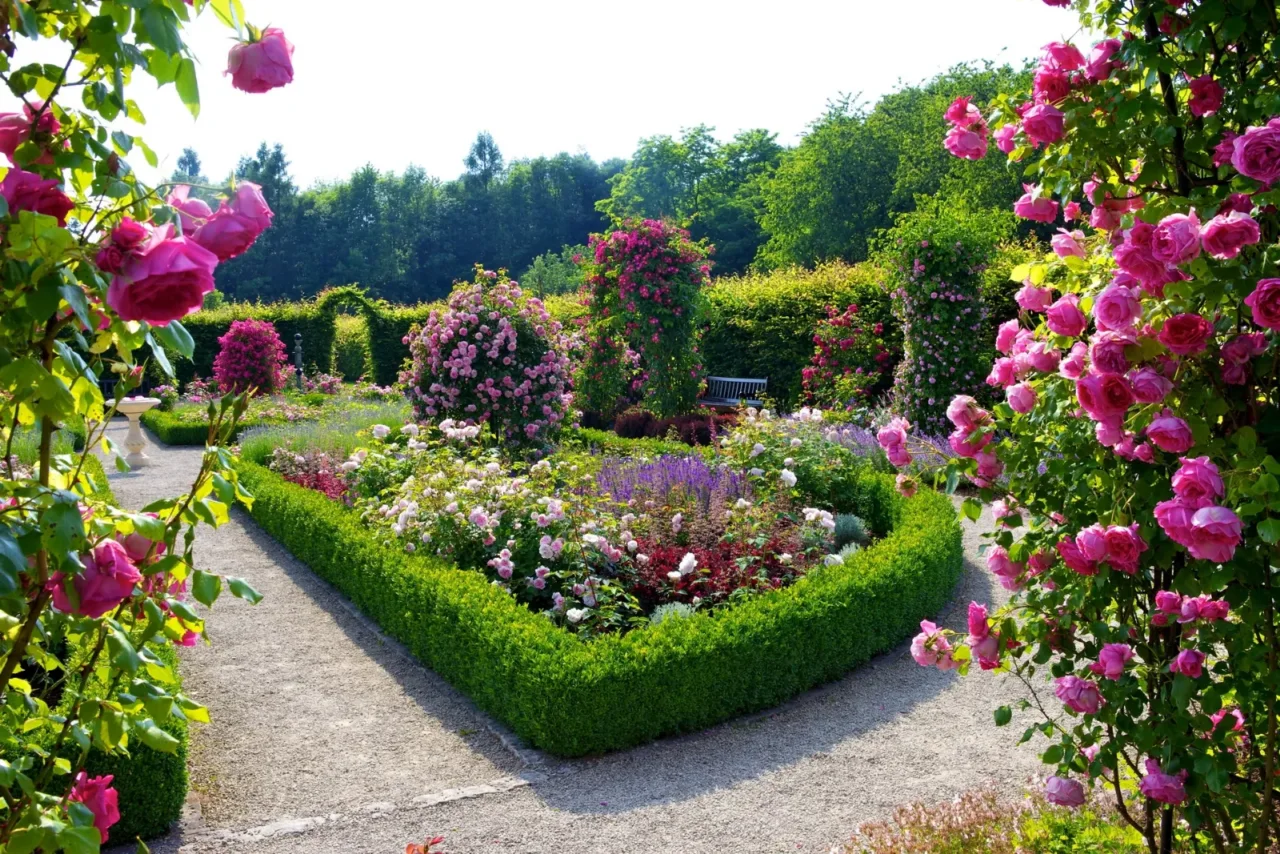 Giardini all’italiana: scopri la villa da sogno che sembra un paradiso Giardini all’italiana: scopri la villa da sogno che sembra un paradiso